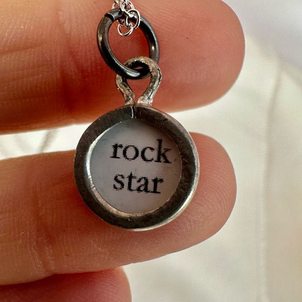 Skeleton rock star small pendant necklace - Picture 6 of 9
